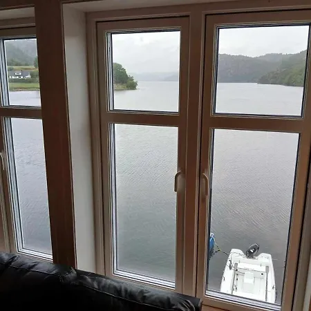 Lind 046 - 6 Voksne 2 Barn