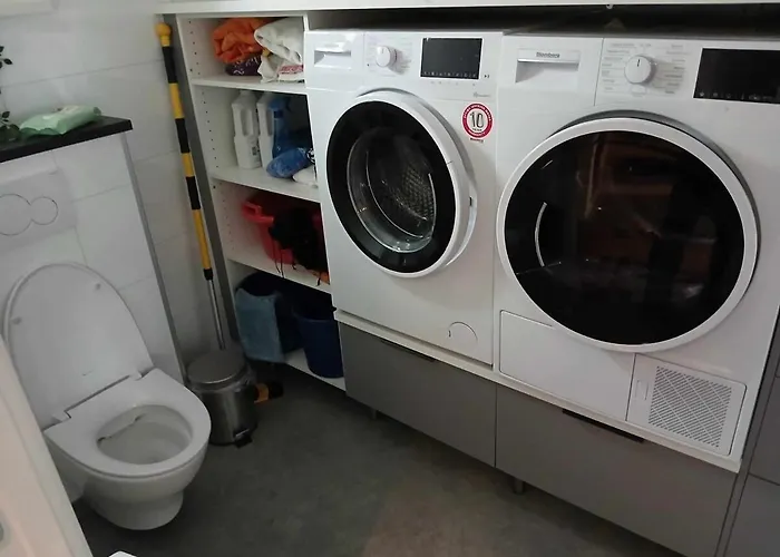 Lind 046 - 6 Voksne 2 Barn