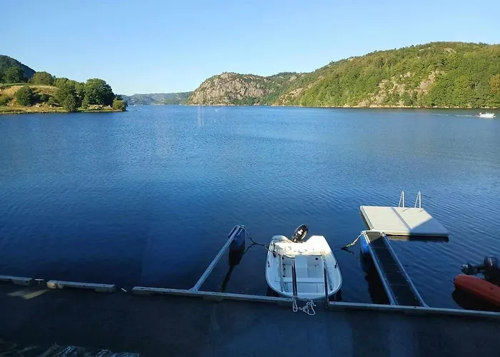 Lind 046 - 6 Voksne 2 Barn *