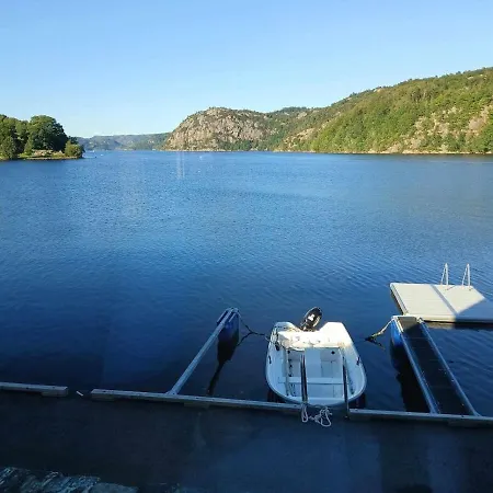 Lind 046 - 6 Voksne 2 Barn *